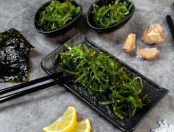 4 Kelompok Orang Perlu Berhati-hati Saat Makan Rumput Laut