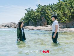 Maaf Jika Aku Harus Menjaga Jarak Hanya Untuk Membuat Kita Tak Lagi Saling Dekat