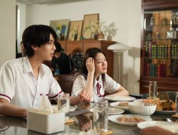 Kita Dipayungi Kebersamaan yang Sama, Tapi Sama-sama Dihujani Prasangka