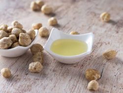 Tak Hanya Bikin Rambut Lebat, Inilah 7 Manfaat Kemiri Untuk Kulit dan Wajah