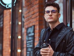 Di Balik Diamnya Introvert: Bukan Anti-Sosial, Hanya Punya “Semesta” di Kepala