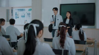 The Dark Dice Episode 1 : Pertemuan Samut Dengan Sekolah Baru, Misteri Kematian 1995