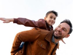 Dengarkan Pesan Spiritual Ini: Kaya Hati, Jauhi Malas, dan Makna Sejati Kehadiran Seorang Ayah