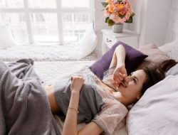 Sudah Menjalin Hubungan Tapi Tetap Memikirkan Orang Lain?