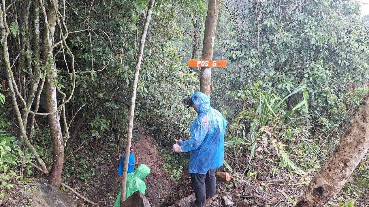 Pos 5 Curug Naga Biru