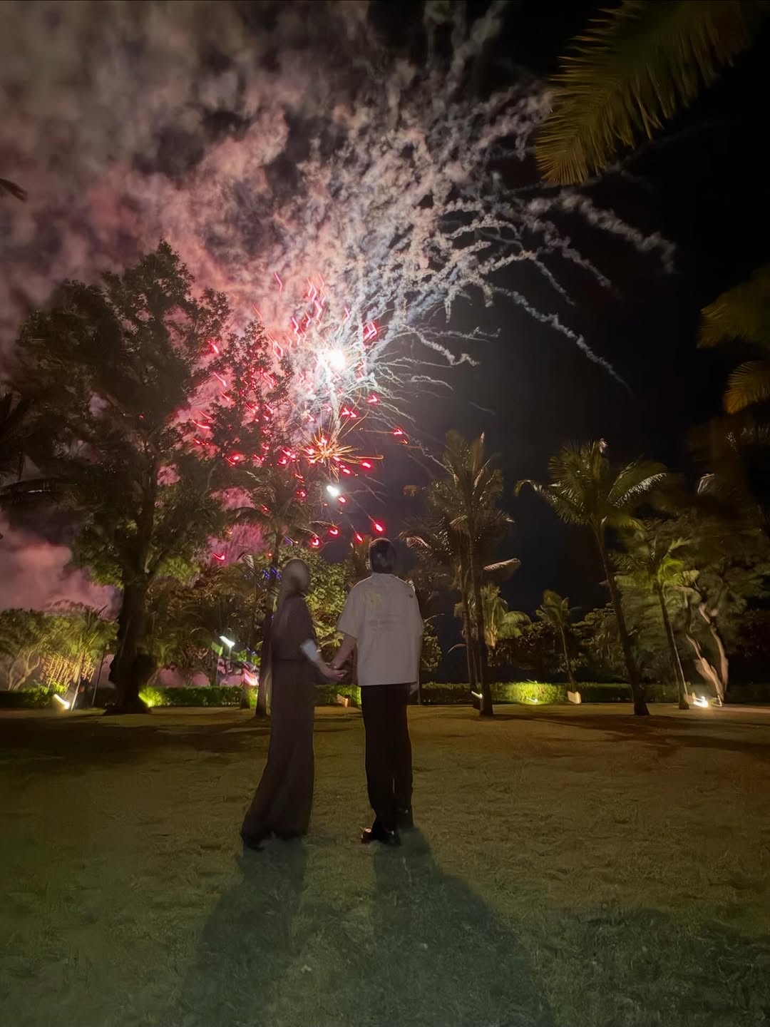 Atta Halilintar Bikin Aurel Hermansyah Terharu! Anniversary ke-5 Dirayakan Super Romantis dengan Hadiah Fantastis 1503860804